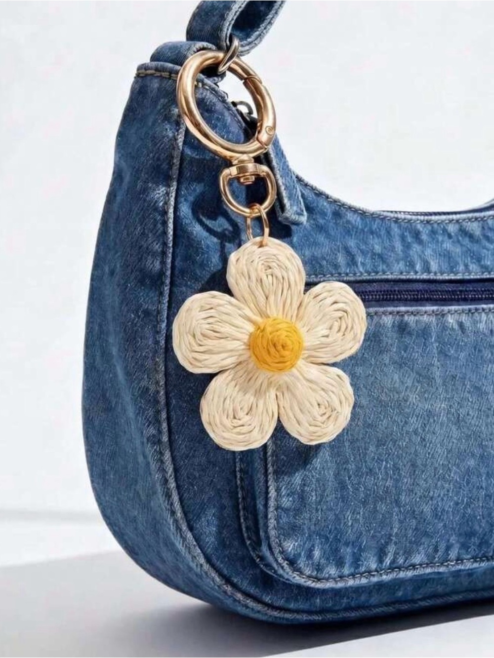 NEW White Woven Daisy Bag Charm/Keychsin